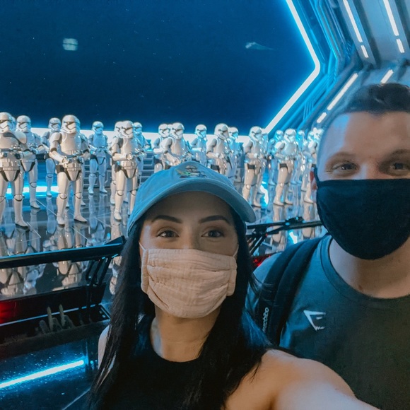 Meet your Posher, Darian - Picture 2 of 5